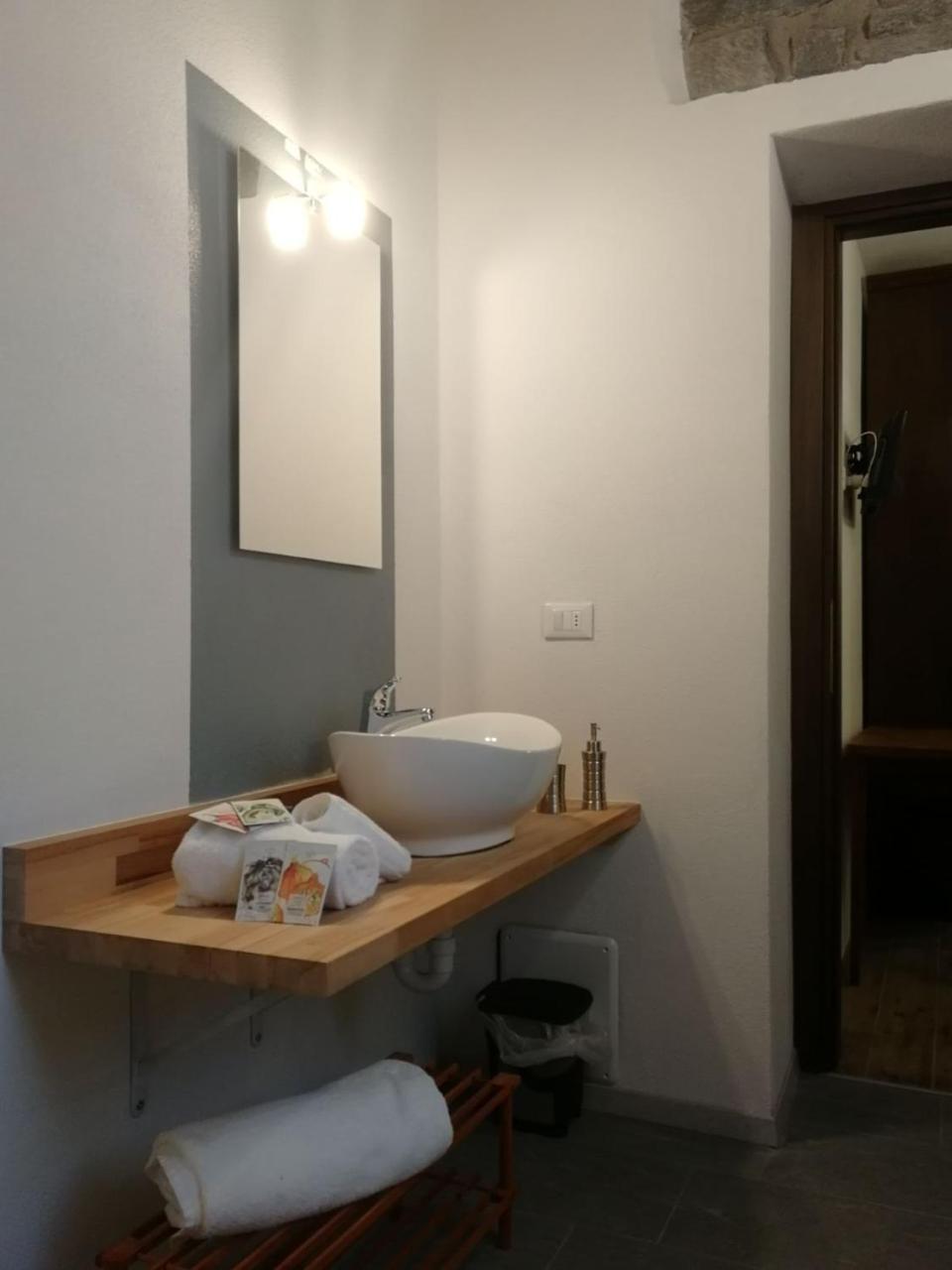 Il Girasole Hotell Saint-Vincent Exteriör bild